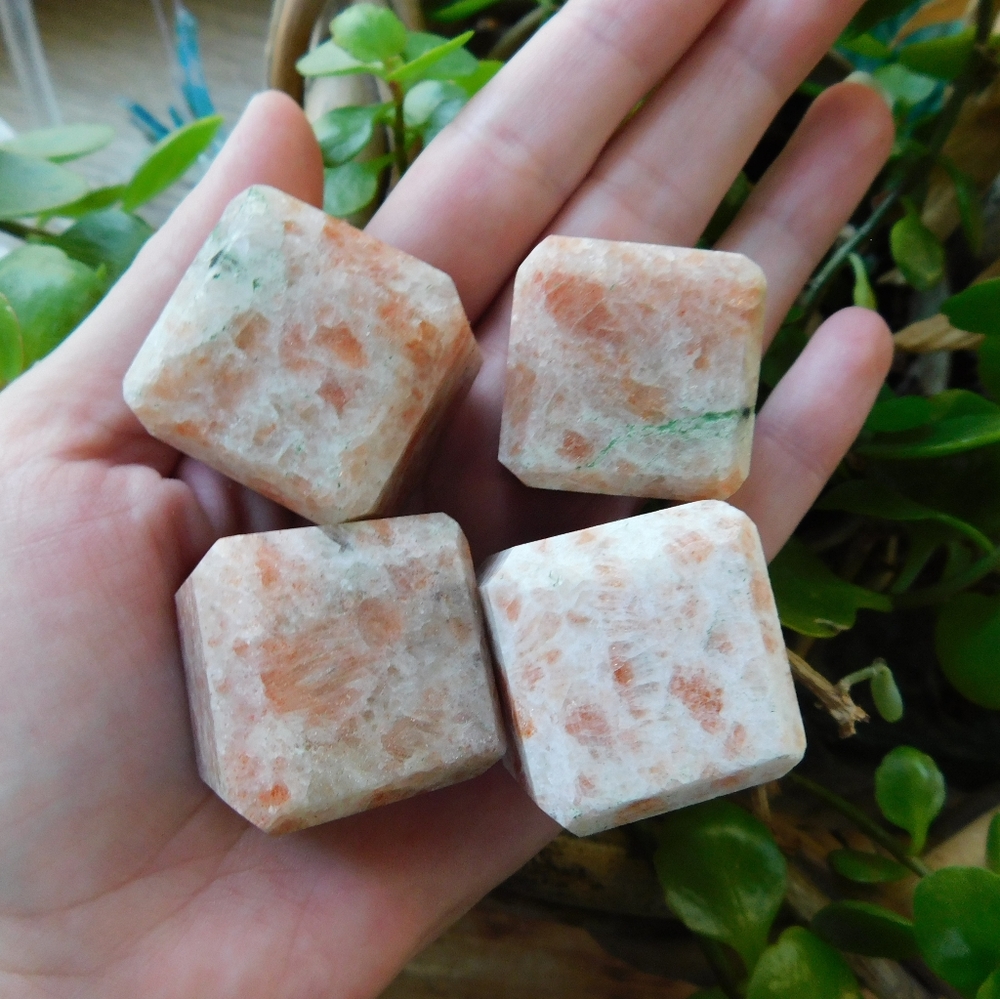 Sunstone cubes